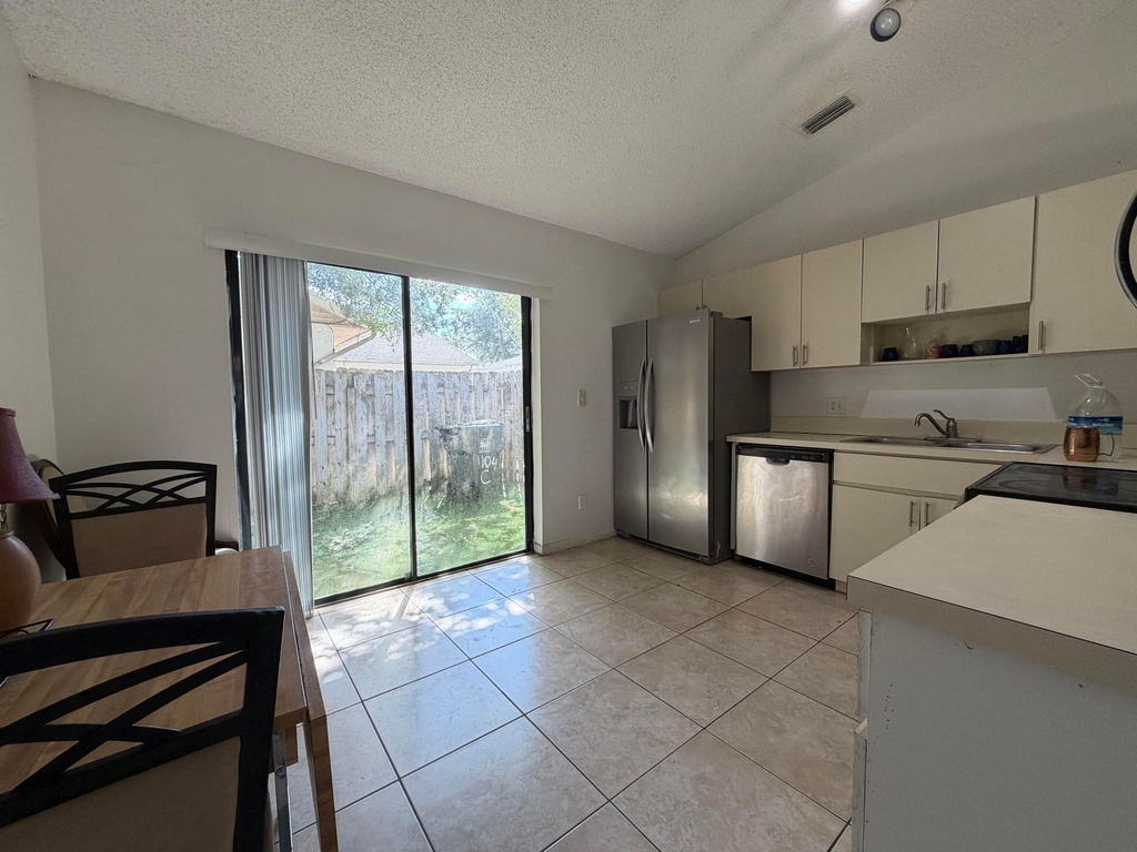 1104 Goldenrod Road - Photo 7