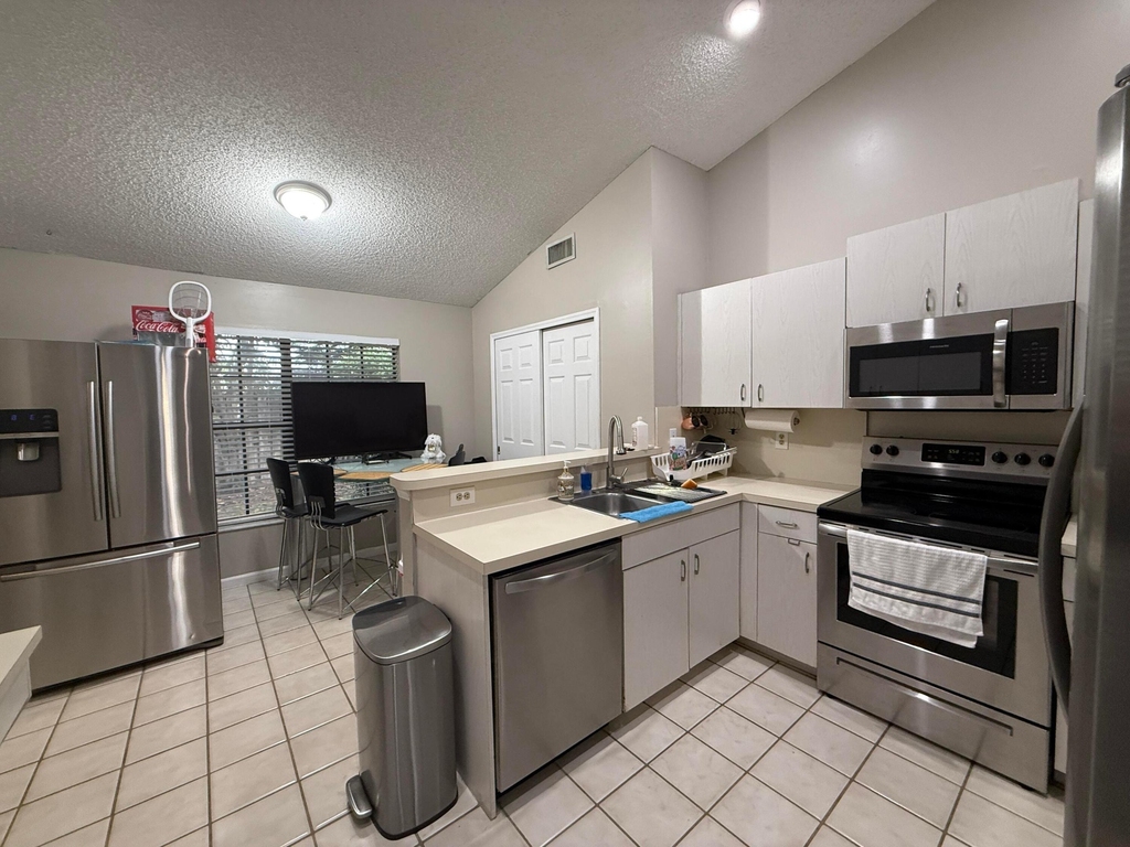 13025 Meadowbreeze Drive - Photo 11