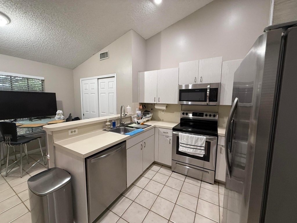 13025 Meadowbreeze Drive - Photo 10