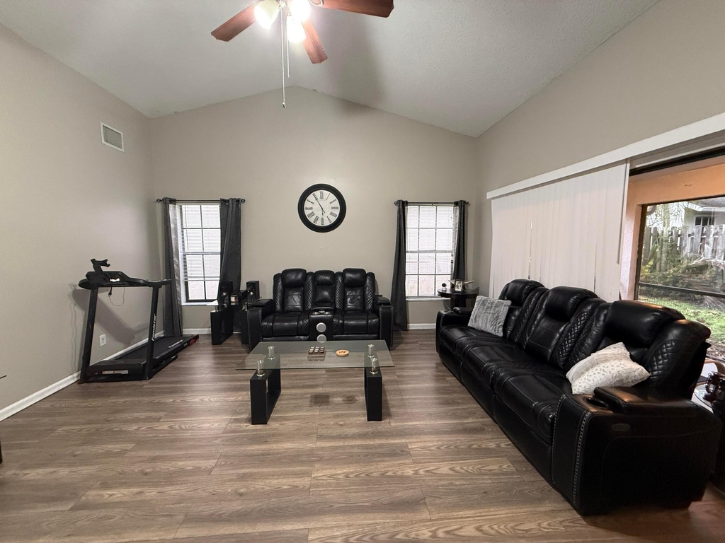 13025 Meadowbreeze Drive - Photo 4