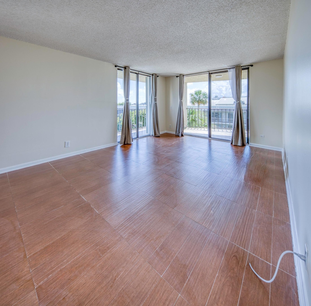890 N Federal Highway - Photo 7