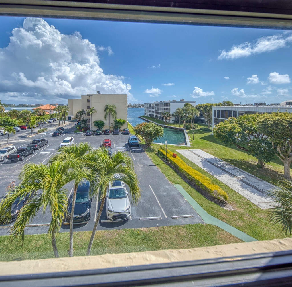 890 N Federal Highway - Photo 2