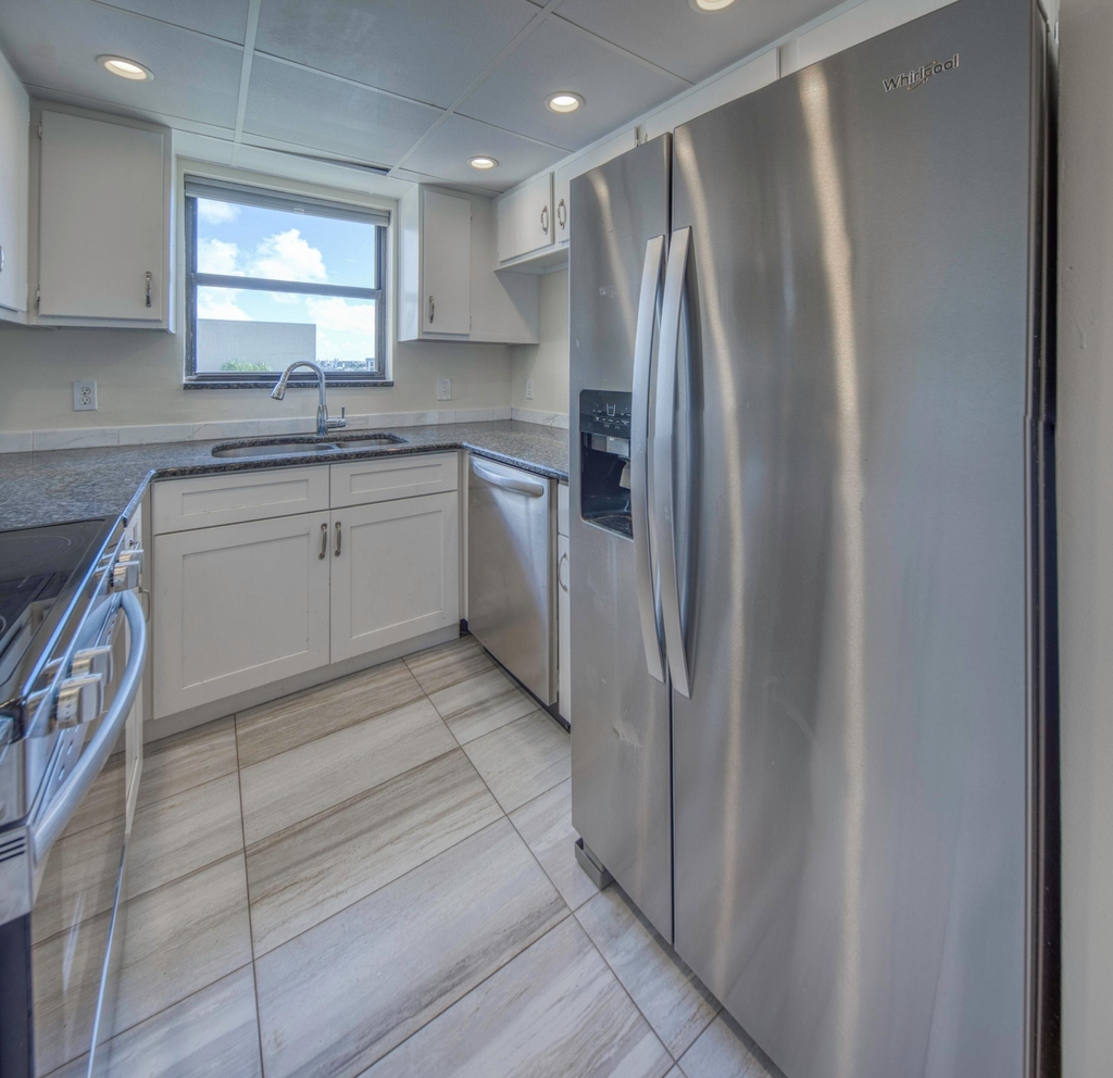 890 N Federal Highway - Photo 19