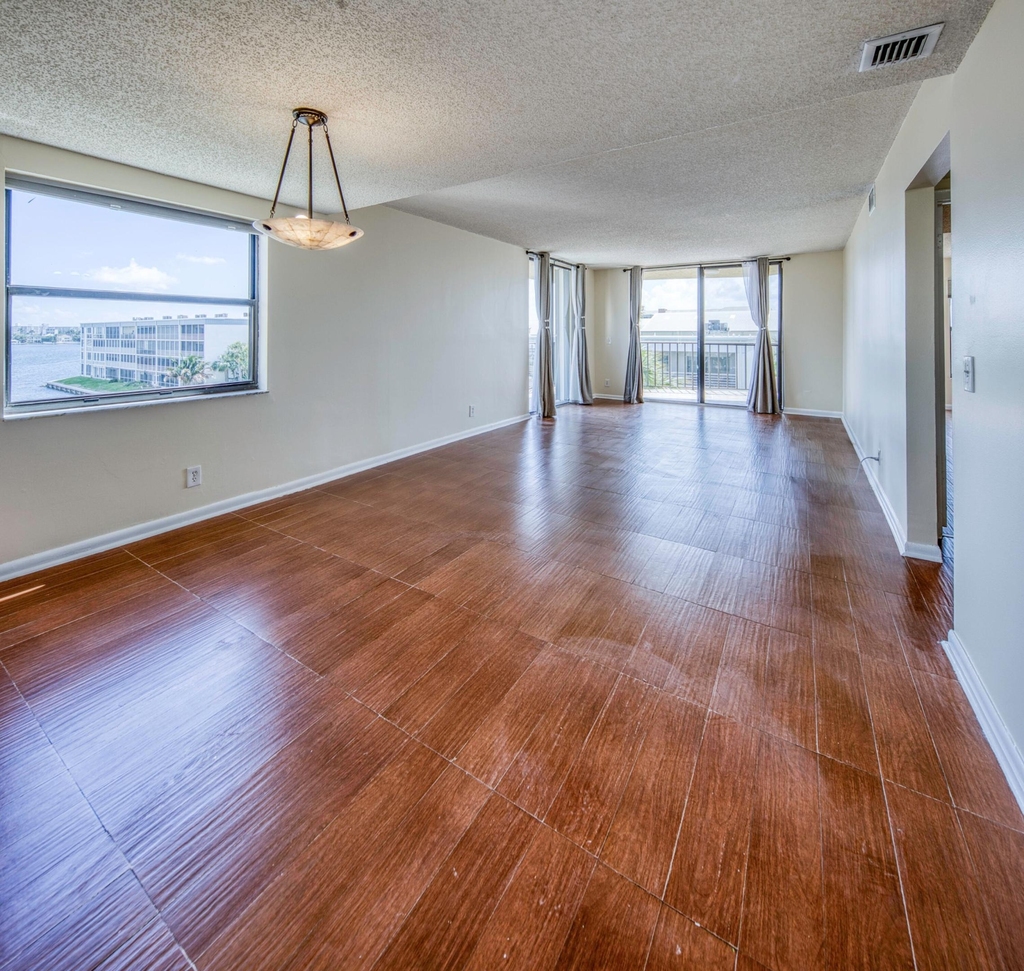 890 N Federal Highway - Photo 1