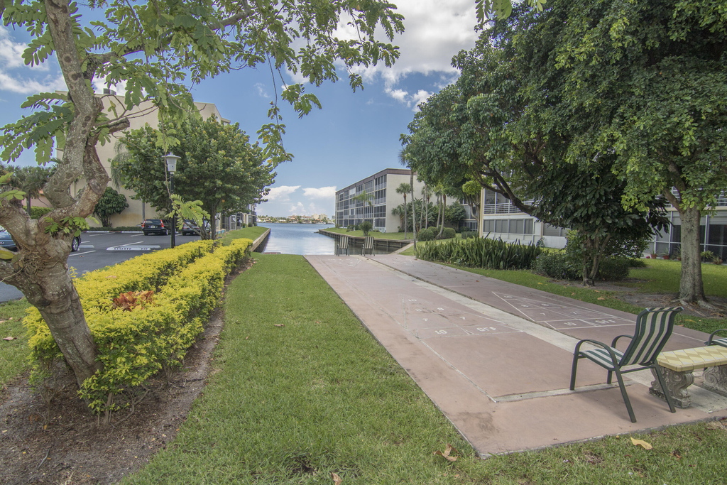 890 N Federal Highway - Photo 41