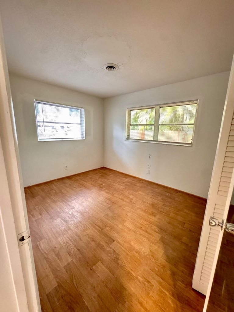 1213 Se 1st Street - Photo 9