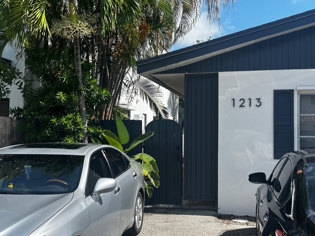 1213 Se 1st Street - Photo 1