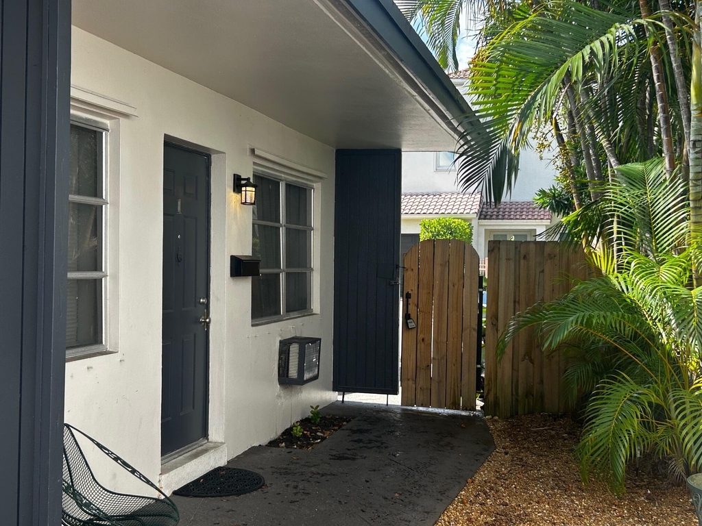 1213 Se 1st Street - Photo 3