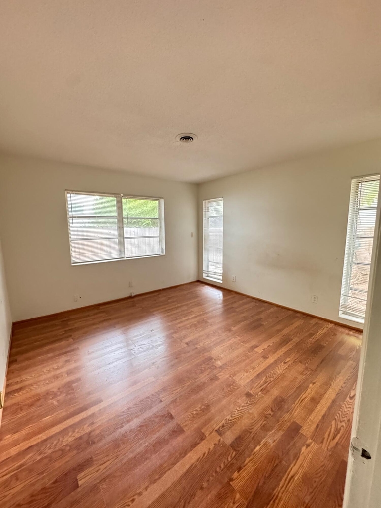 1213 Se 1st Street - Photo 10