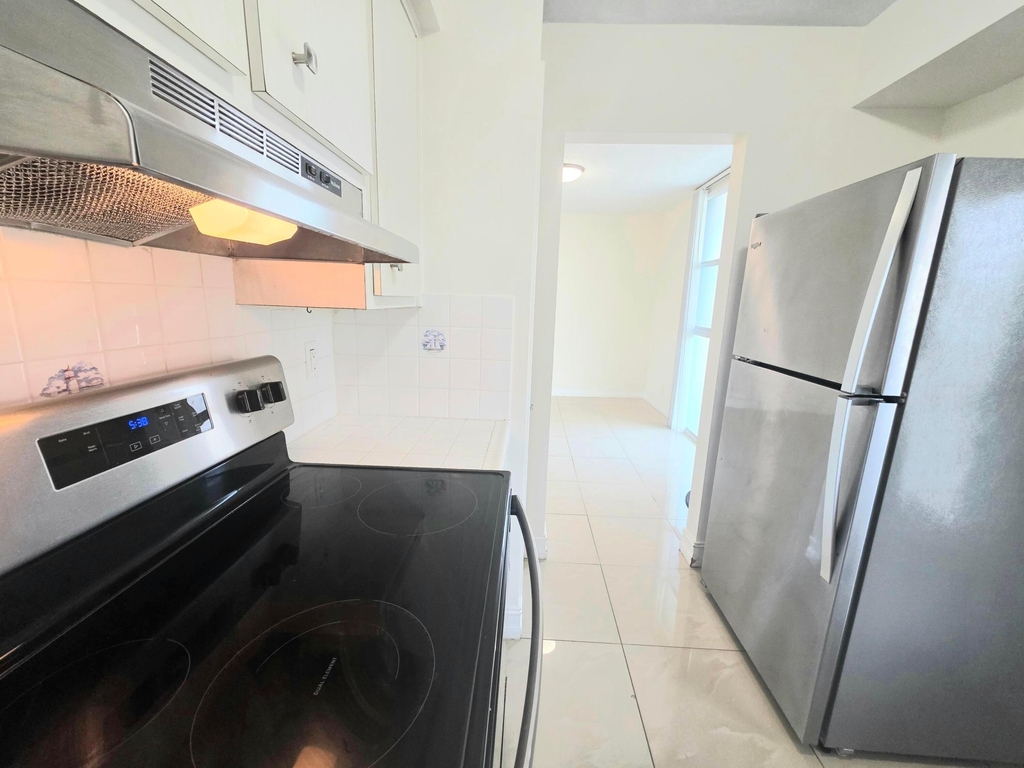 777 Se 2nd Avenue - Photo 14