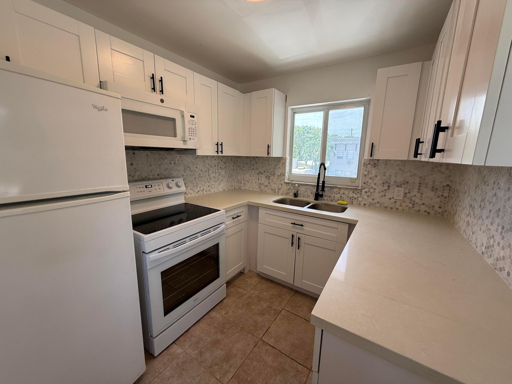 1859 Lincoln Street - Photo 1