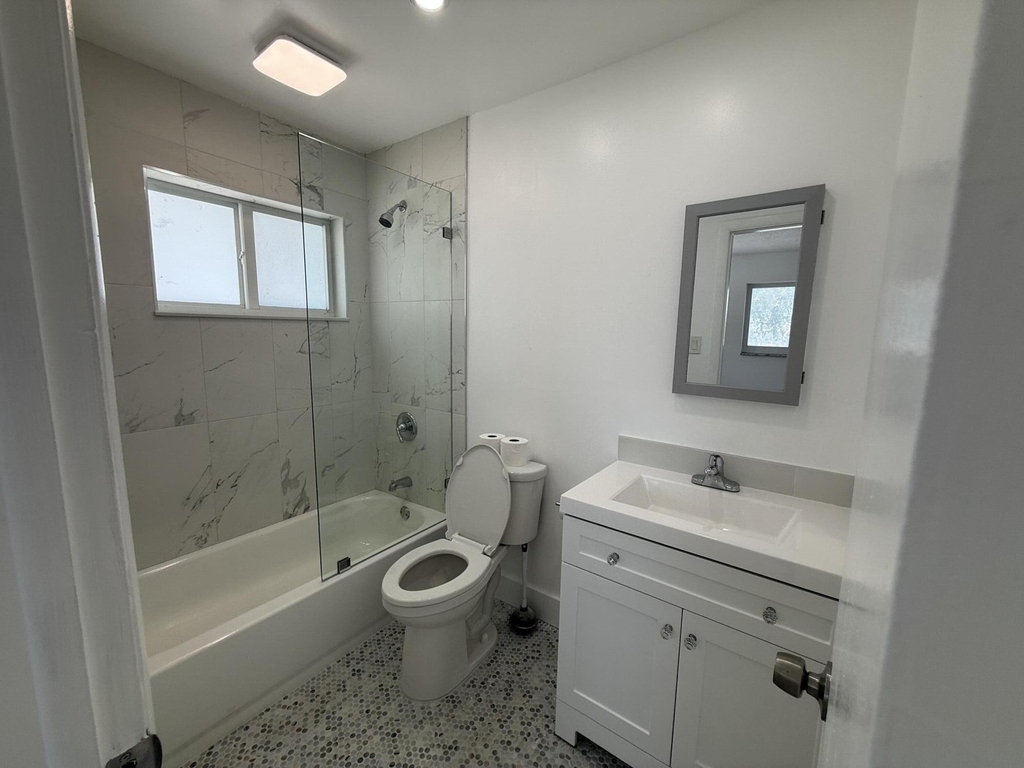 1859 Lincoln Street - Photo 6