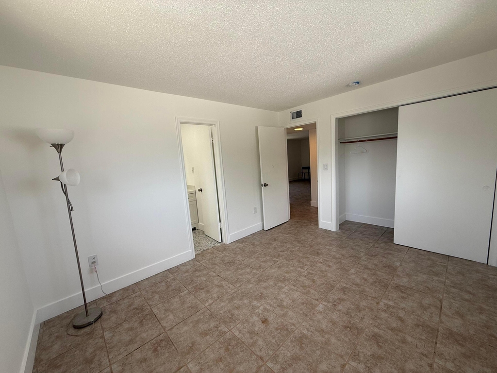1859 Lincoln Street - Photo 8
