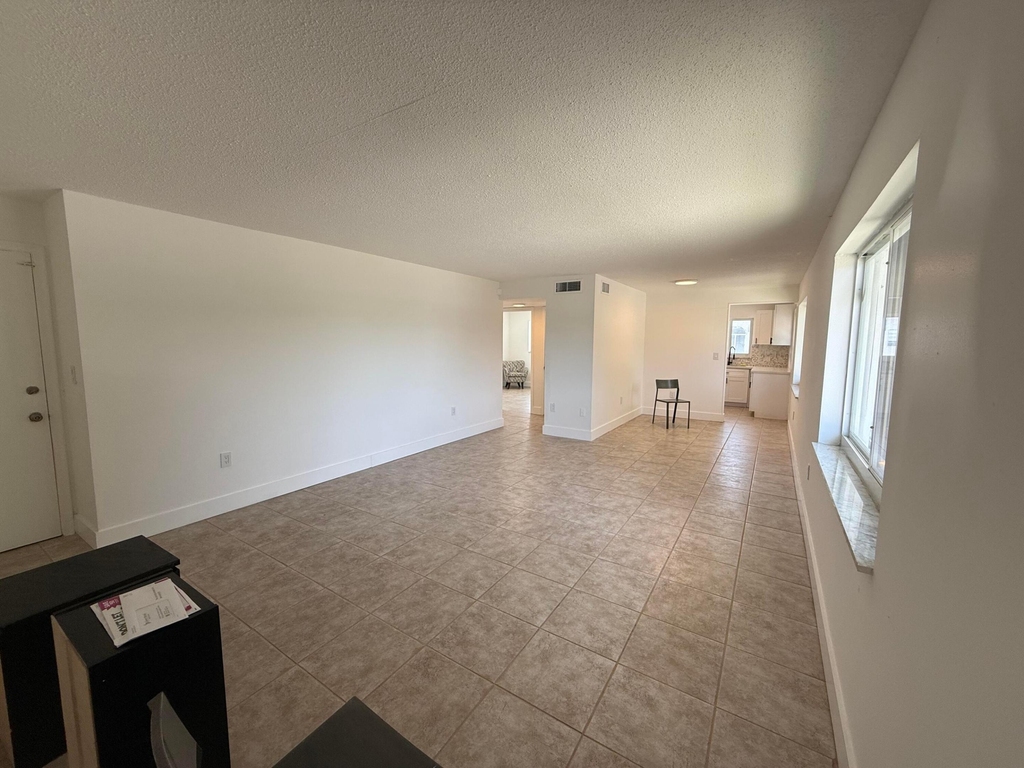 1859 Lincoln Street - Photo 10