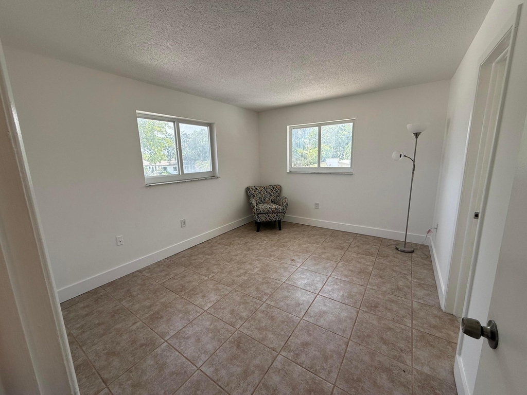 1859 Lincoln Street - Photo 7