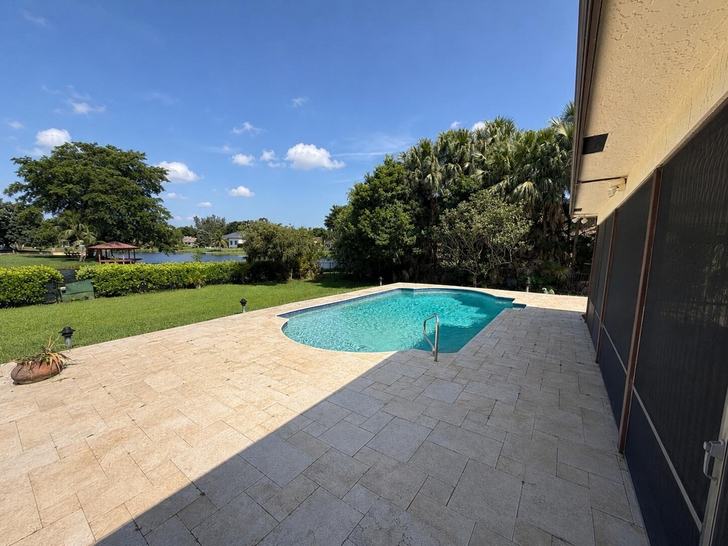 1640 Sw 120th Terrace - Photo 2