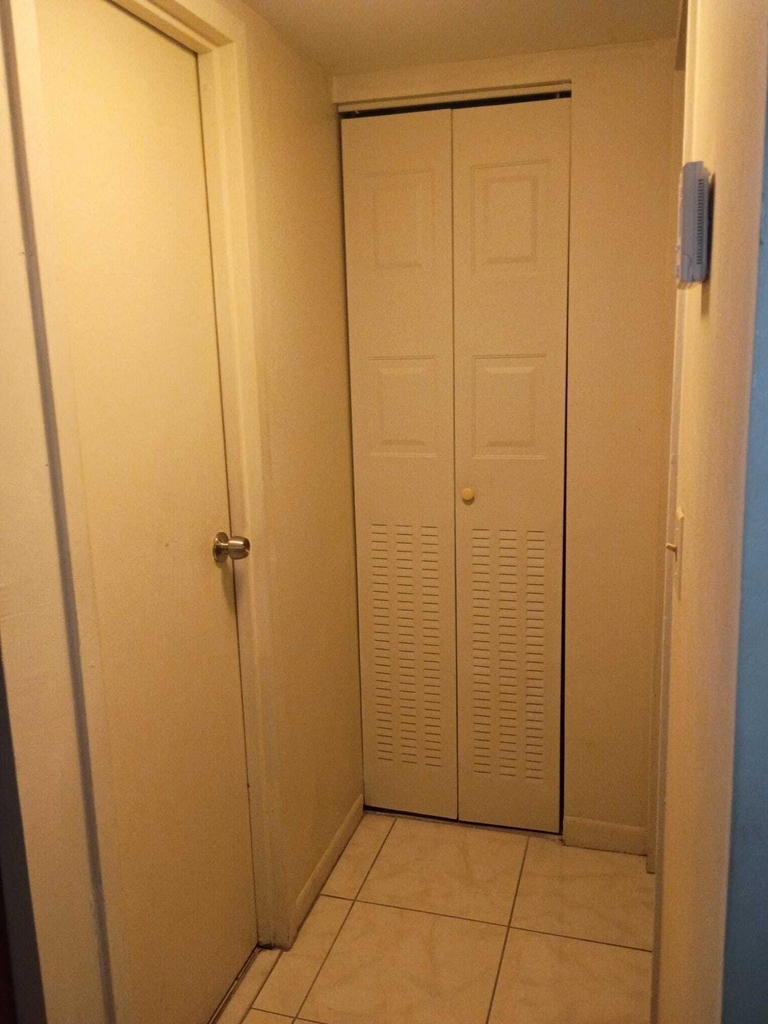 2871 Somerset Drive - Photo 2