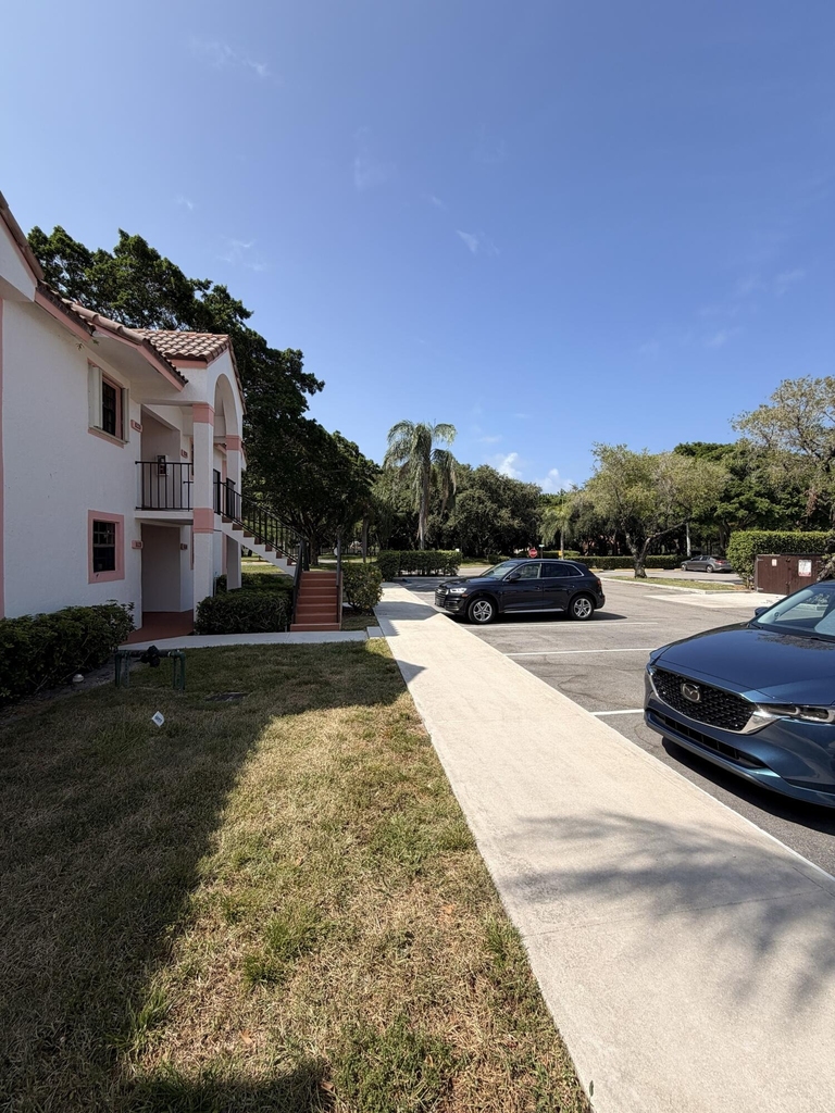 301 Norwood Terrace - Photo 4