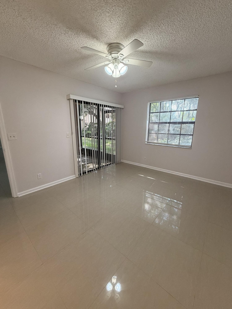 301 Norwood Terrace - Photo 13
