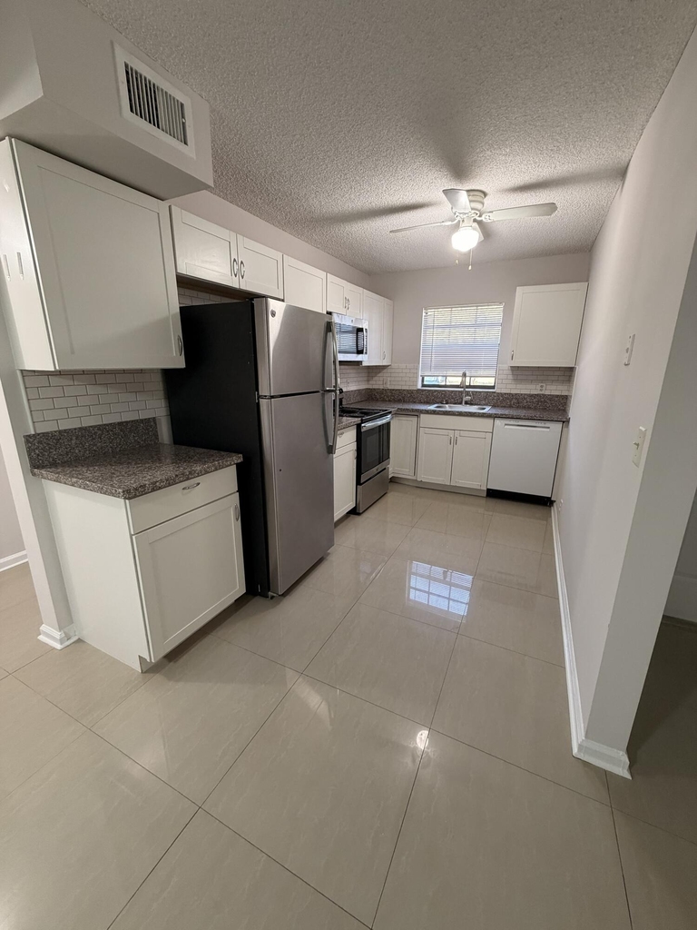 301 Norwood Terrace - Photo 8