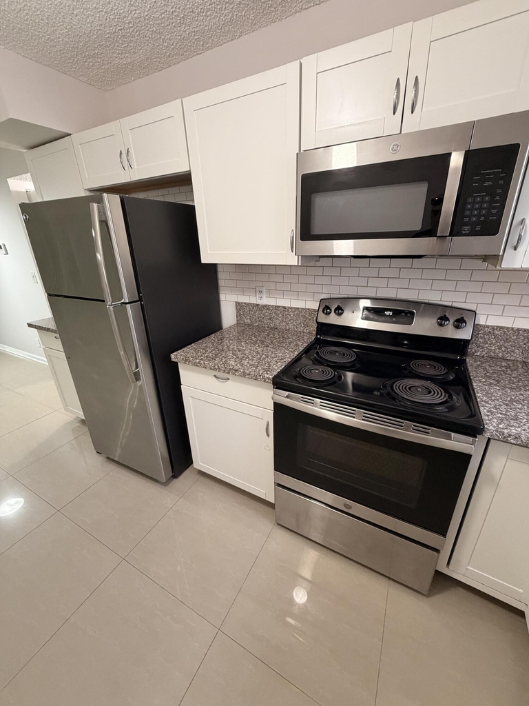 301 Norwood Terrace - Photo 10