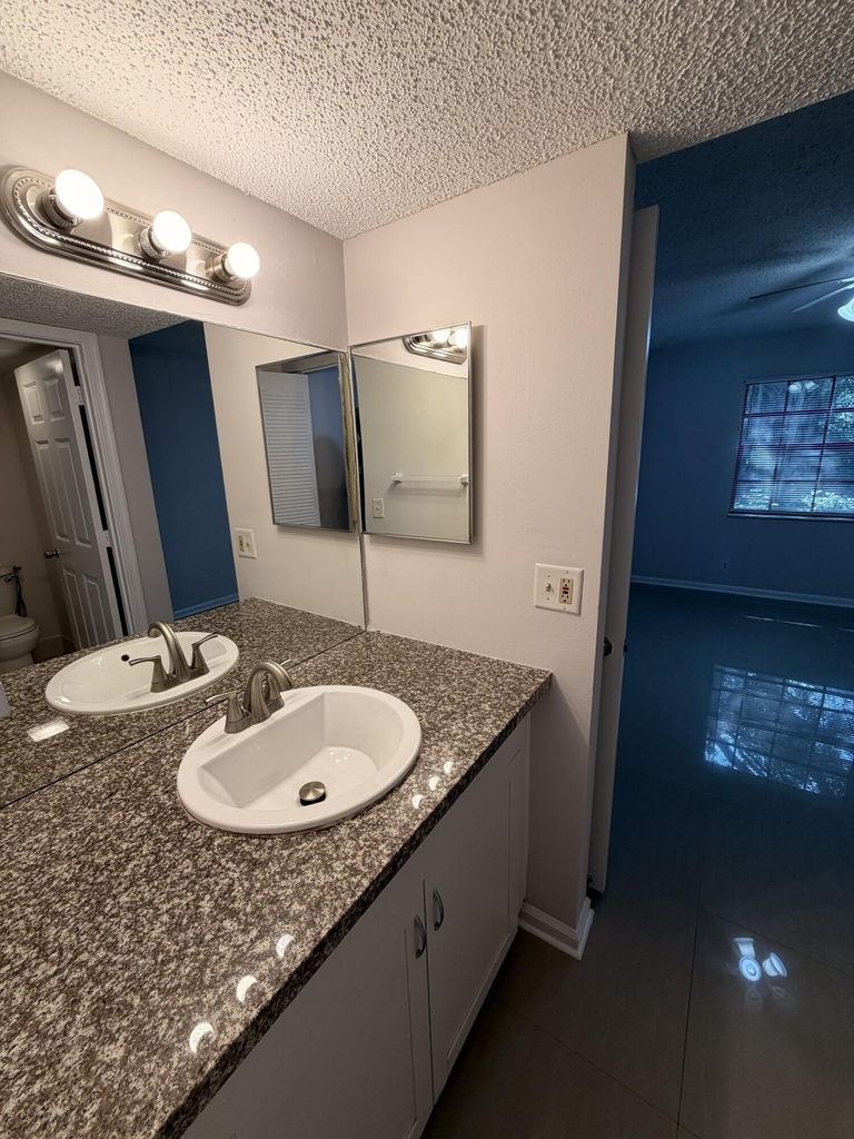 301 Norwood Terrace - Photo 16