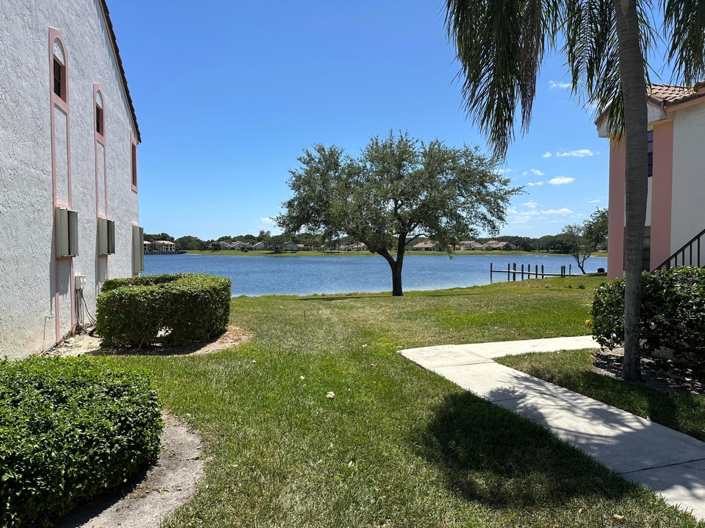 301 Norwood Terrace - Photo 21