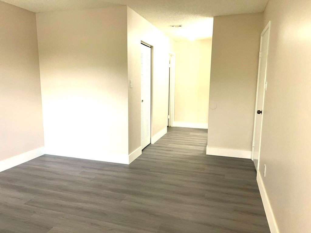 11241 W Atlantic Boulevard - Photo 7
