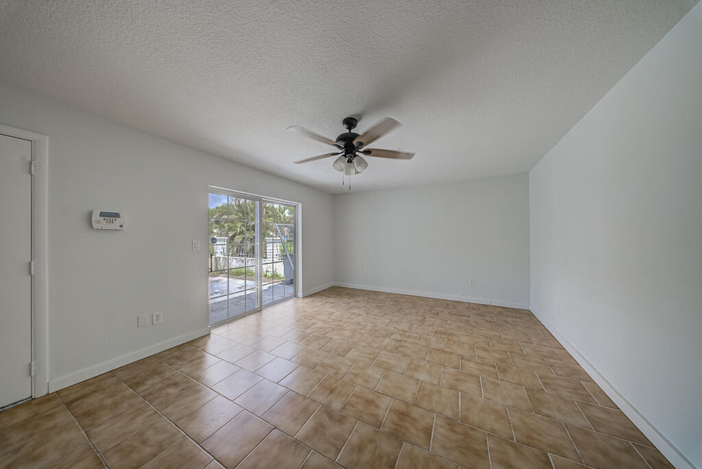 12037 Basin Street N - Photo 4