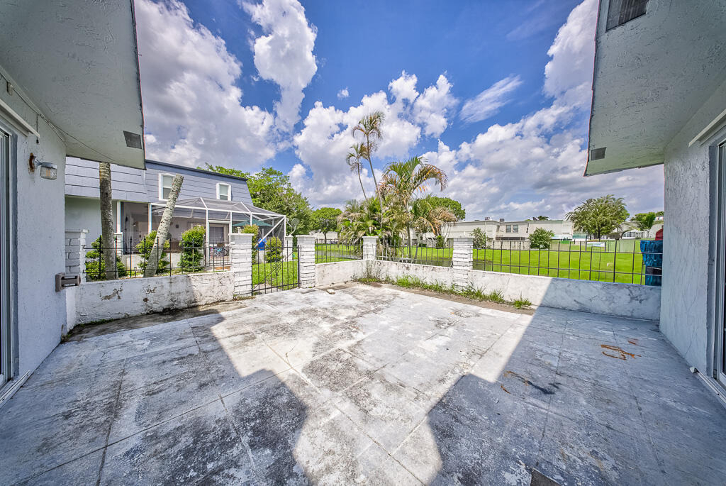 12037 Basin Street N - Photo 3