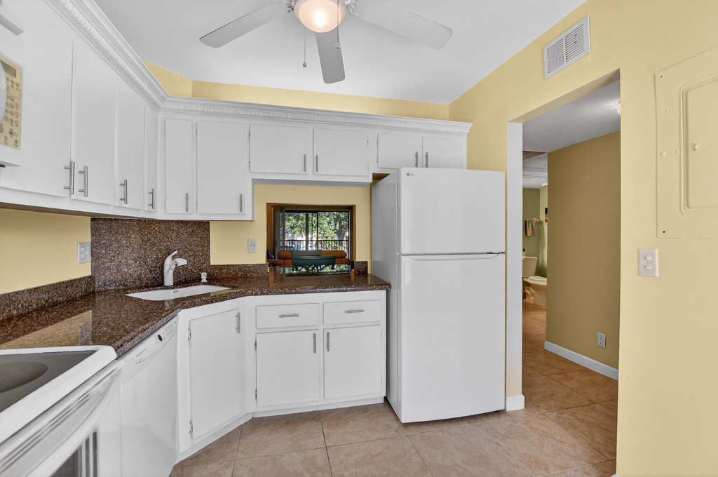 265 Se 10th Street - Photo 16