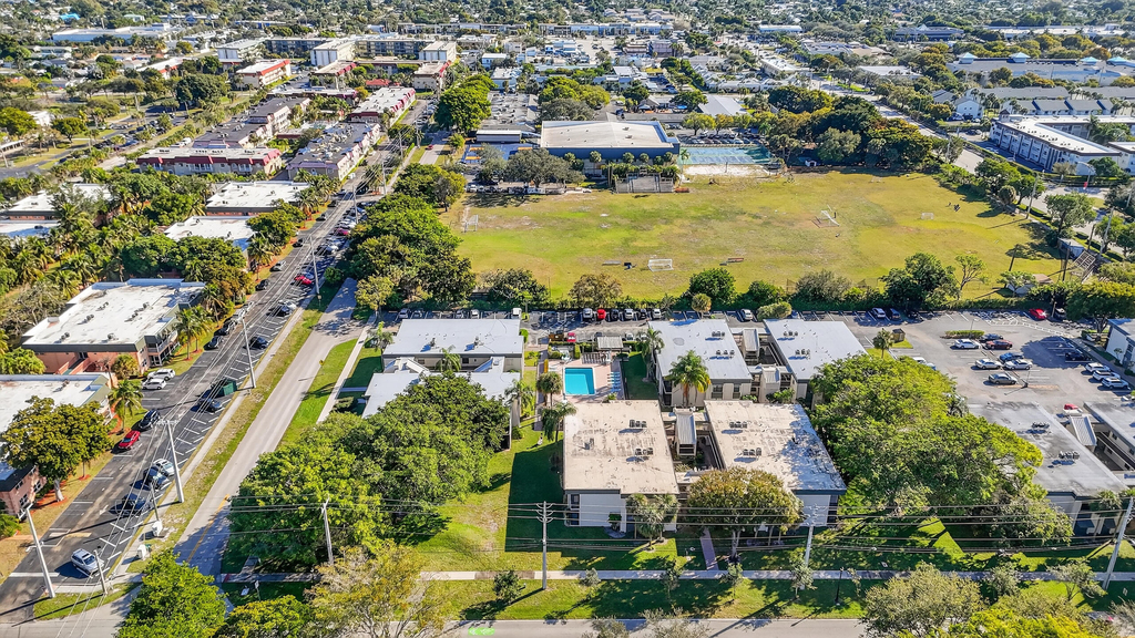 265 Se 10th Street - Photo 45