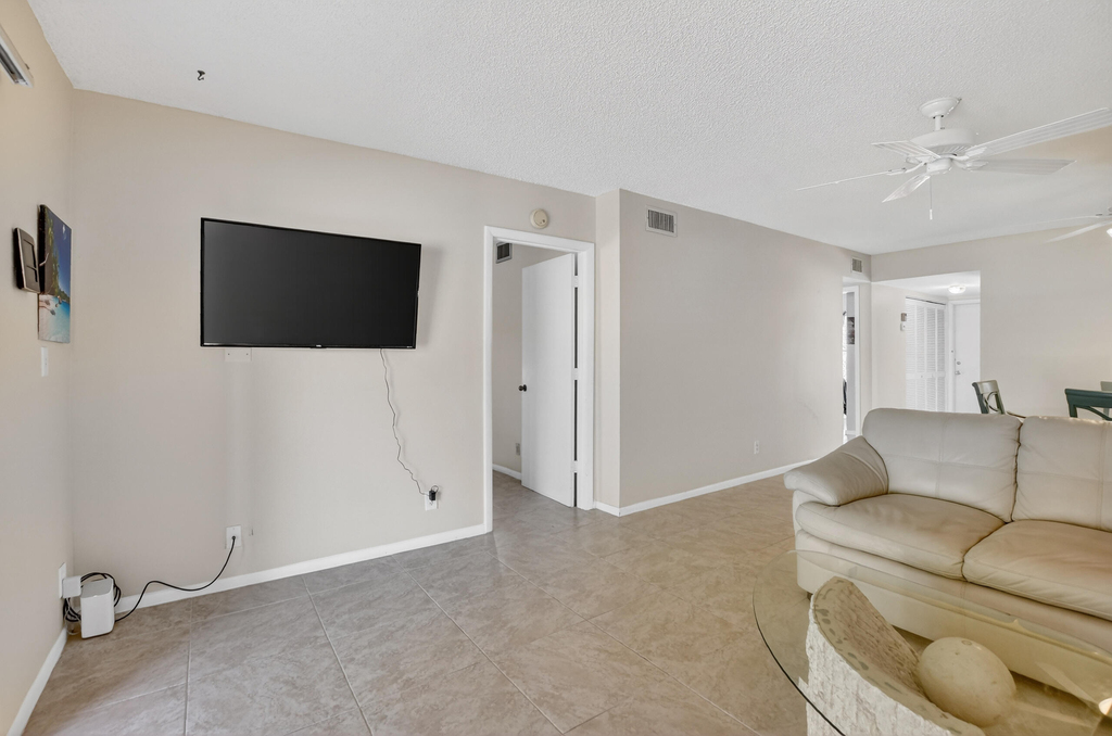 265 Se 10th Street - Photo 13