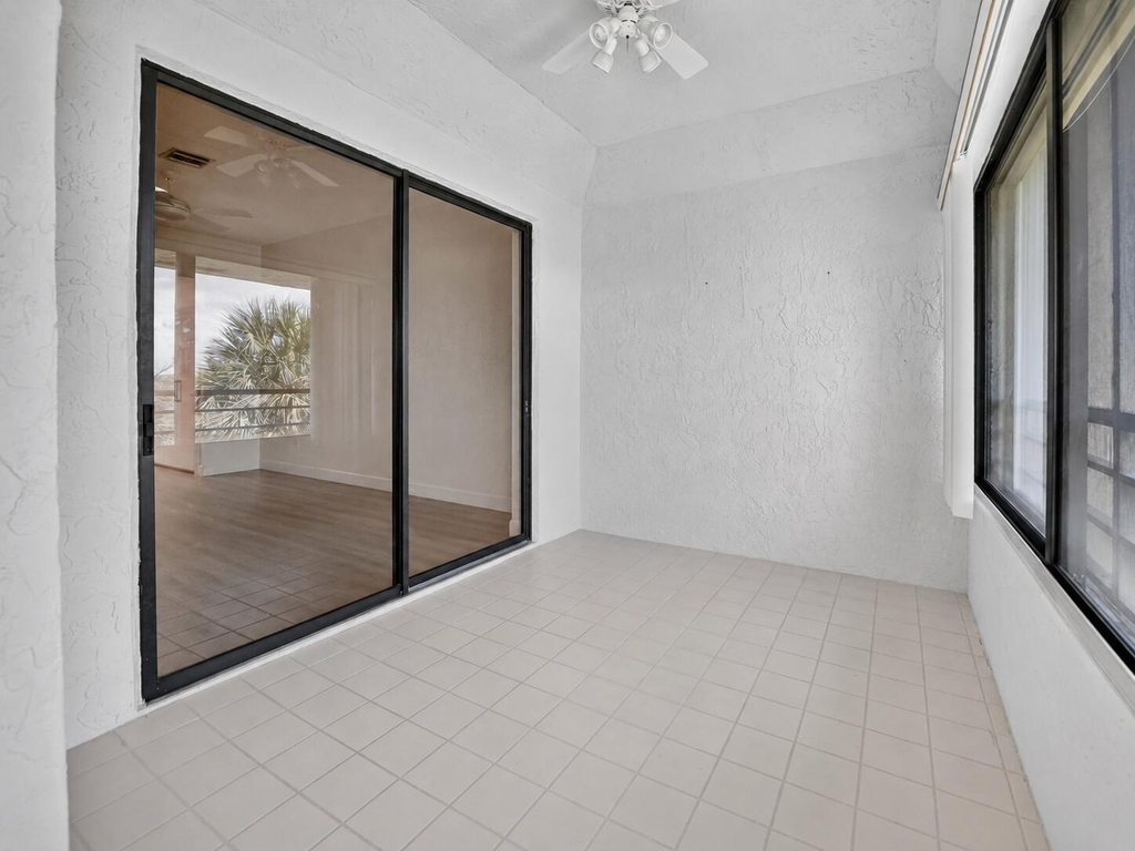 7460 La Paz Boulevard - Photo 10