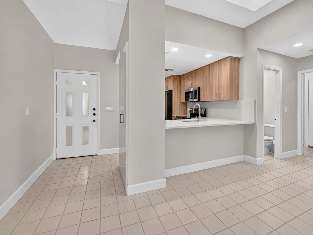 7460 La Paz Boulevard - Photo 9
