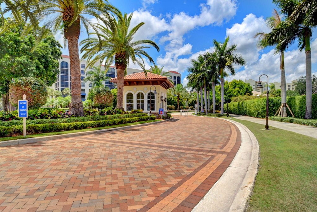7460 La Paz Boulevard - Photo 0