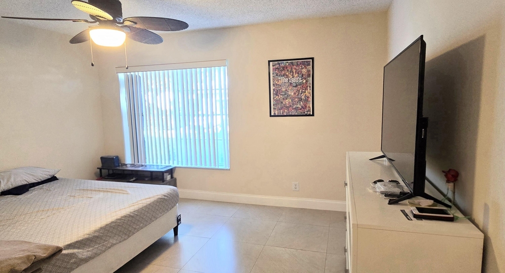 6241 Nw 74th Court - Photo 11