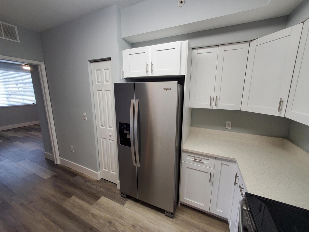 8070 N Nob Hill Road - Photo 15