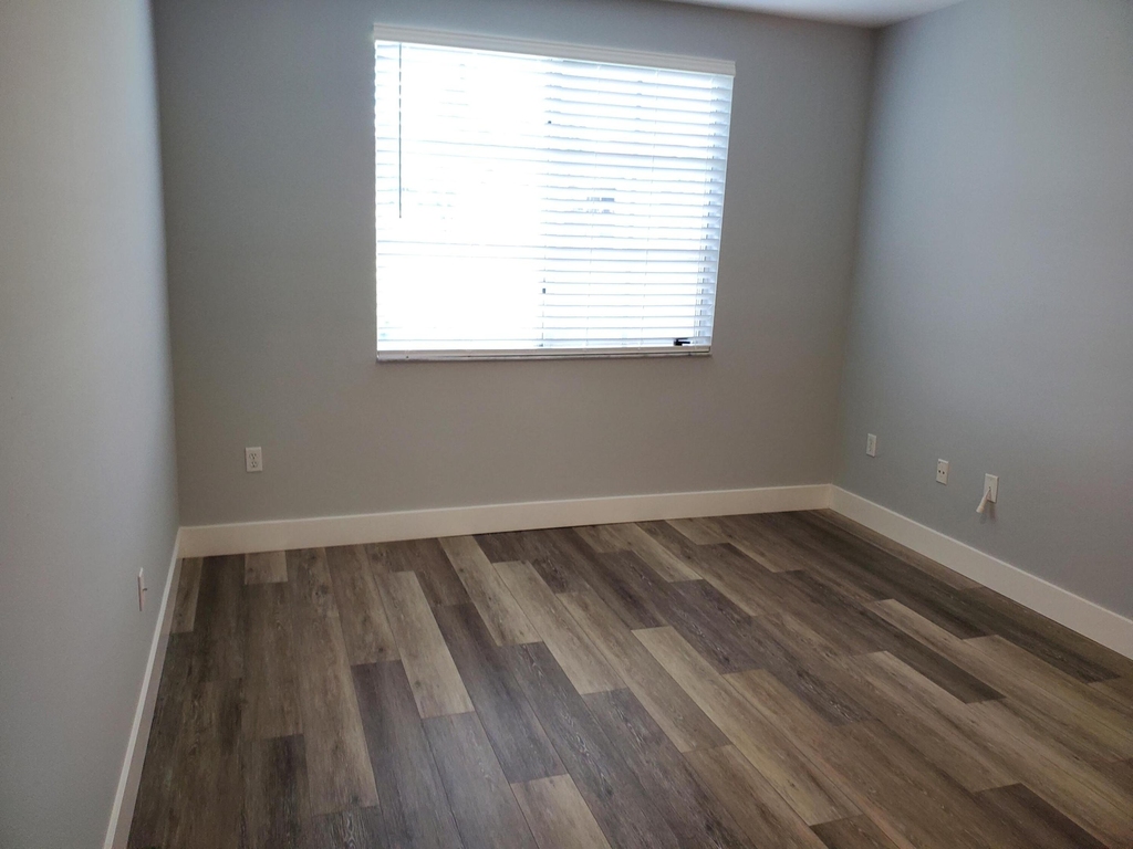8070 N Nob Hill Road - Photo 5