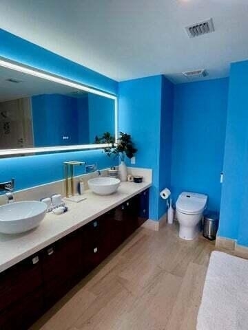 5875 Collins Avenue - Photo 5