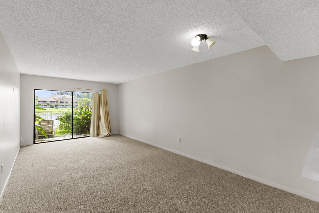 5200 Nw 31st Avenue - Photo 13