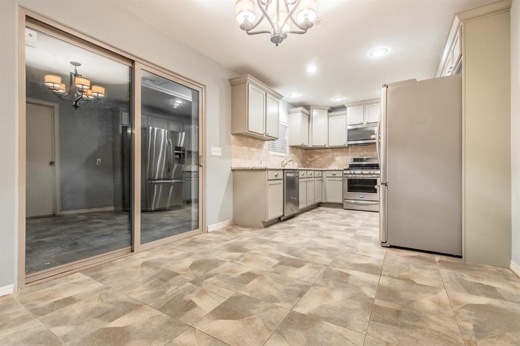 1906 Dorchester Drive - Photo 6