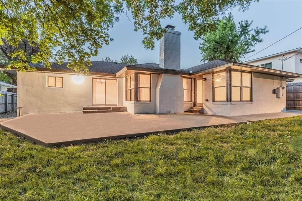 1906 Dorchester Drive - Photo 19