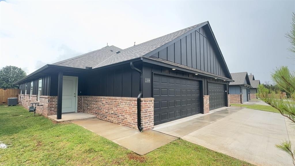 11509 University Drive - Photo 0