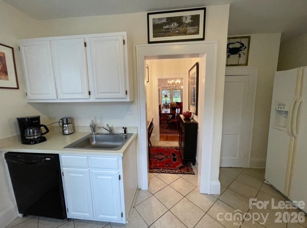 218 Circle Avenue - Photo 17