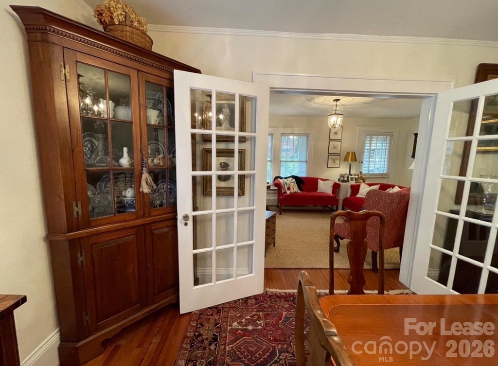 218 Circle Avenue - Photo 1