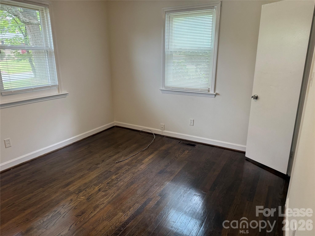 4914 Unaka Avenue - Photo 3