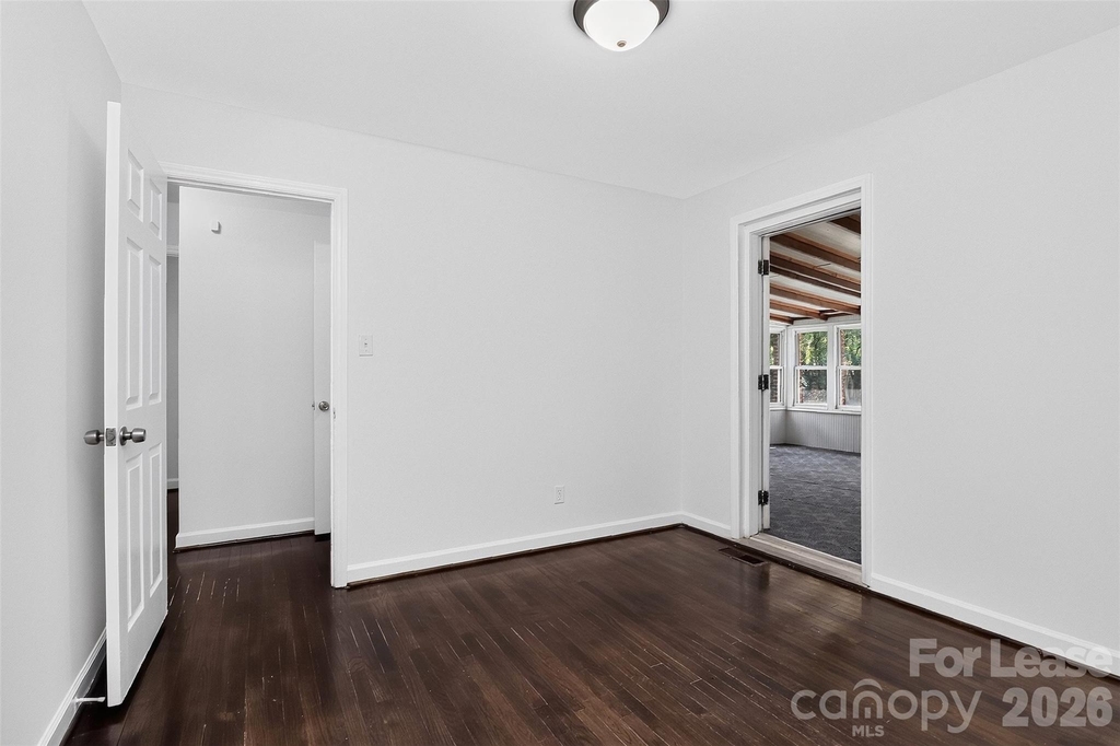 4914 Unaka Avenue - Photo 8