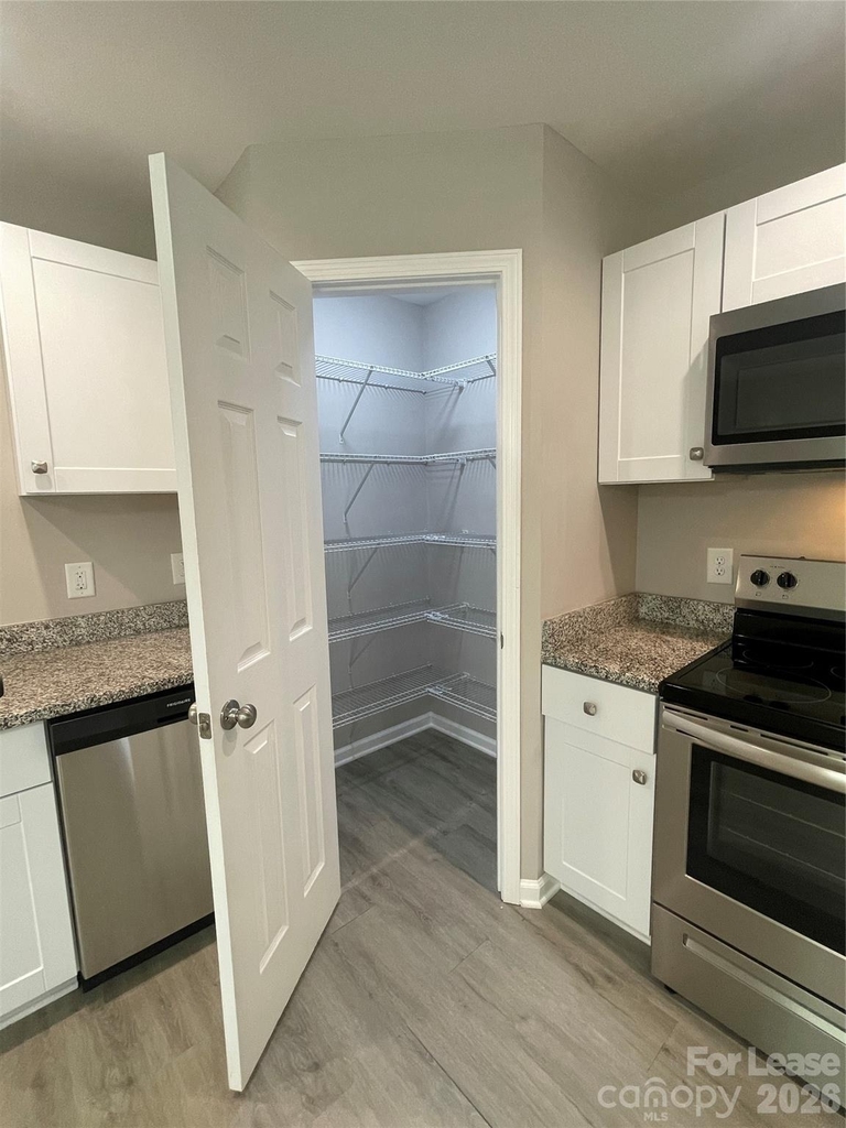 605 Frank Street - Photo 7