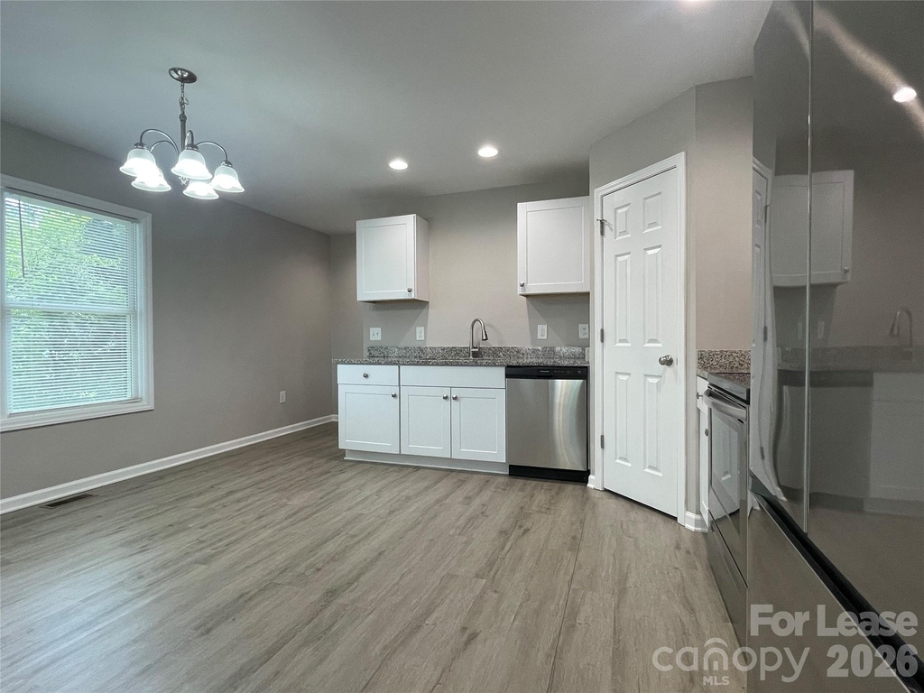 605 Frank Street - Photo 6